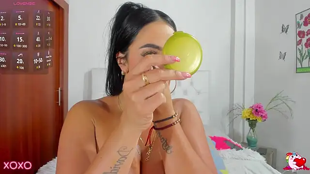 VenussVega online show from 11-19-25, 04:40