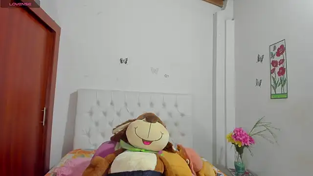 Snapshot of VenussVega chatting on 06-02-26, 05:59 VenussVega online show from 06-02-26, 05:59