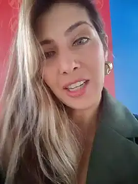 Snapshot of scarlett_moore chatting on 05-04-26, 03:41 scarlett moore online show from 05-04-26, 03:41