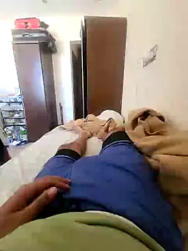 Snapshot of DesiRocco7 chatting on 11-01-25, 08:05 DesiRocco7 online show from 11-01-25, 08:05