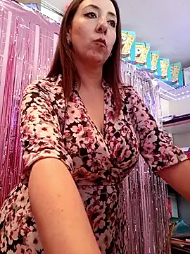 Snapshot of Mia_Novikov chatting on 06-18-26, 06:23 Mia Novikov online show from 06-18-26, 06:23