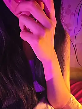 aloneathome online show from 12-20-25, 06:04