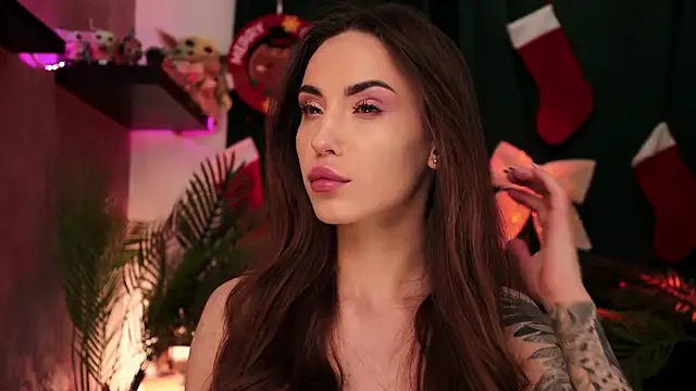 Snapshot of BabyYoda- chatting on 12-16-24, 07:32 BabyYoda- online show from 12-16-24, 07:32