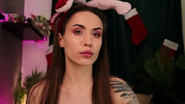 Snapshot of BabyYoda- chatting on 12-25-24, 08:07 BabyYoda- online show from 12-25-24, 08:07