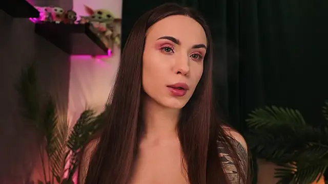 Snapshot of BabyYoda- chatting on 01-15-25, 01:56 BabyYoda- online show from 01-15-25, 01:56