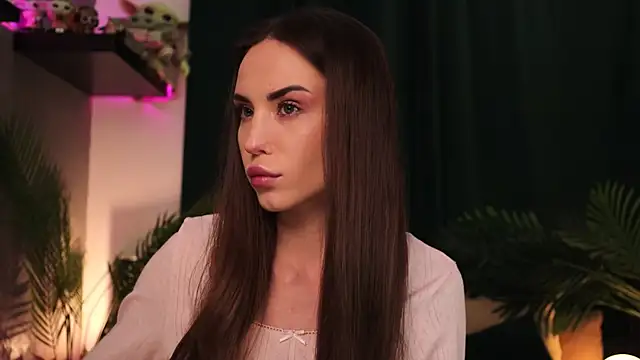 Snapshot of BabyYoda- chatting on 02-10-25, 01:35 BabyYoda- online show from 02-10-25, 01:35