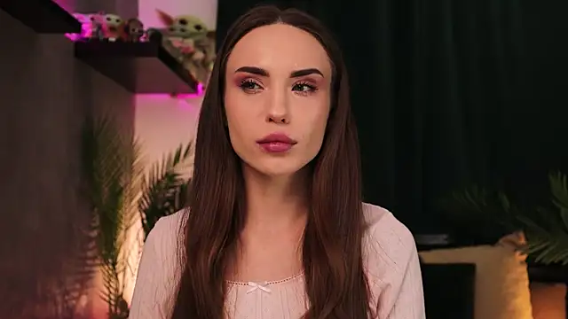 Snapshot of BabyYoda- chatting on 02-14-25, 10:17 BabyYoda- online show from 02-14-25, 10:17