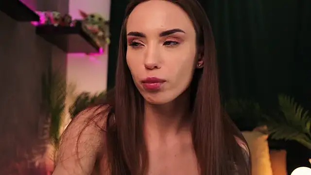 Snapshot of BabyYoda- chatting on 02-16-25, 01:16 BabyYoda- online show from 02-16-25, 01:16