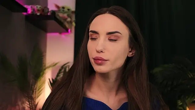 Snapshot of BabyYoda- chatting on 03-07-25, 10:02 BabyYoda- online show from 03-07-25, 10:02