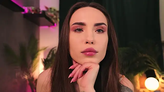 Snapshot of BabyYoda- chatting on 03-11-25, 11:04 BabyYoda- online show from 03-11-25, 11:04