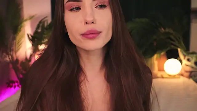 Snapshot of BabyYoda- chatting on 03-12-25, 05:13 BabyYoda- online show from 03-12-25, 05:13