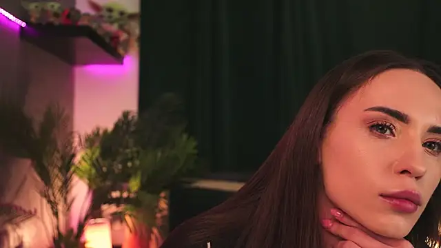 Snapshot of BabyYoda- chatting on 03-16-25, 04:56 BabyYoda- online show from 03-16-25, 04:56