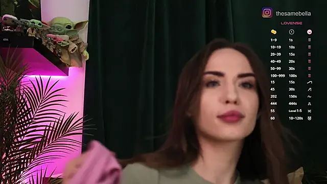 Snapshot of BabyYoda- chatting on 11-13-25, 07:35 BabyYoda- online show from 11-13-25, 07:35