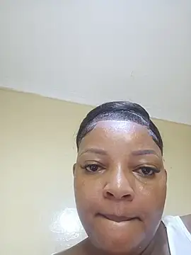 Snapshot of Miss_lisa- chatting on 07-17-26, 12:39 Miss lisa- online show from 07-17-26, 12:39
