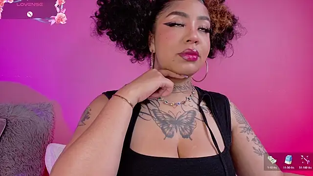 foxxy-lov3 online show from 03-06-26, 01:40