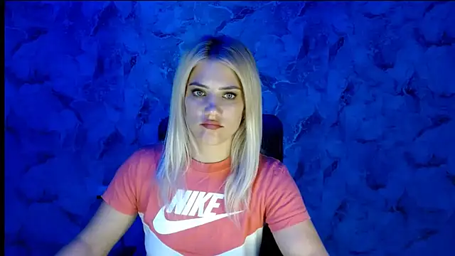 Snapshot of nika_gold1 chatting on 09-09-25, 04:17 nika gold1 online show from 09-09-25, 04:17