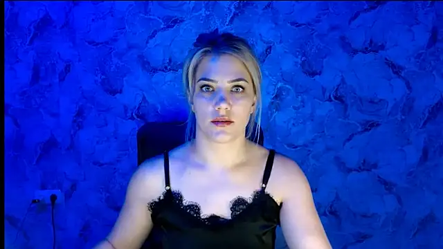 Snapshot of nika_gold1 chatting on 10-14-25, 01:45 nika gold1 online show from 10-14-25, 01:45