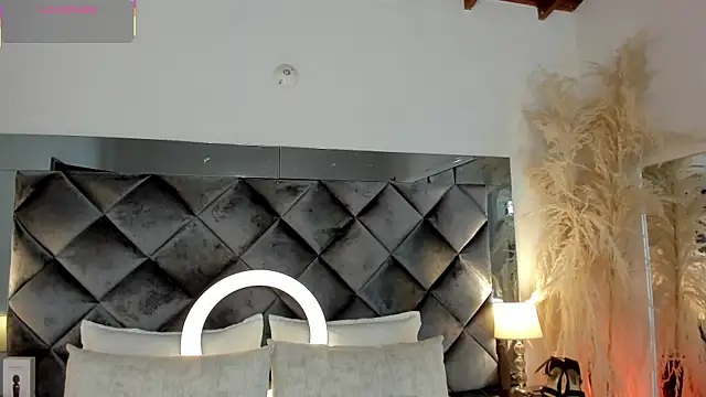 sofhiaa adaams online show from 11-11-25, 09:15