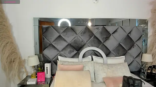 sofhiaa adaams online show from 11-16-25, 03:39