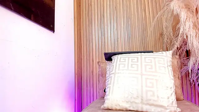 sofhiaa adaams online show from 02-08-26, 09:07