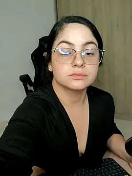 Lia Hurley online show from 05-30-26, 08:50