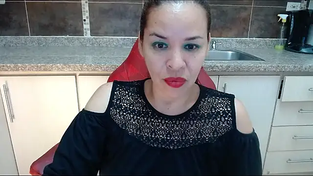 Snapshot of Lizeth_Bels chatting on 06-17-26, 07:37 Lizeth Bels online show from 06-17-26, 07:37