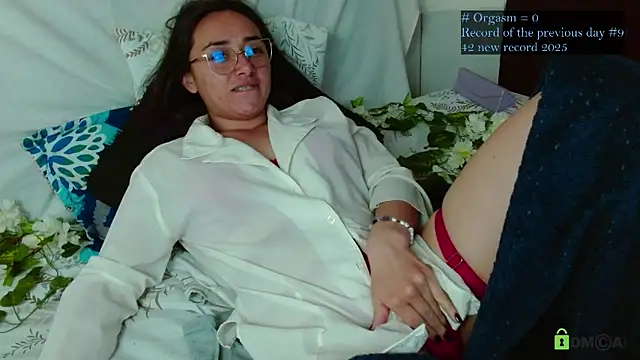 Hot Candy  online show from 02-16-26, 09:00