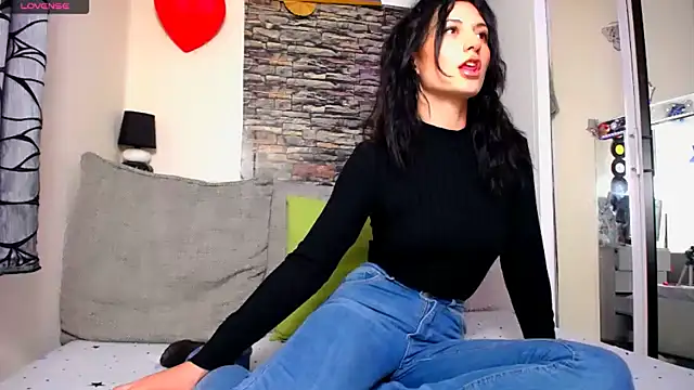 Angelique An online show from 03-18-25, 06:15