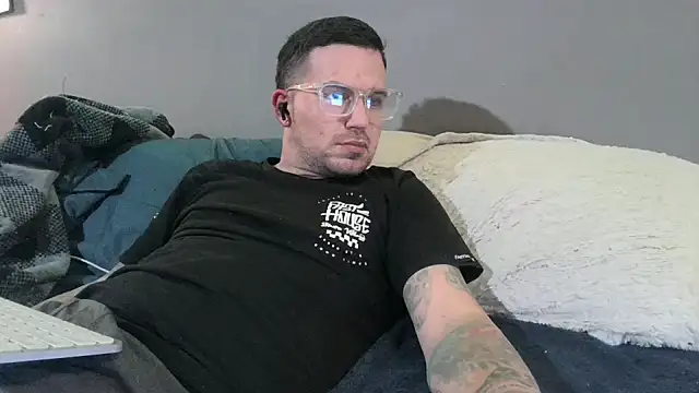 bigcocktat2dude603 online show from 12-04-24, 09:57