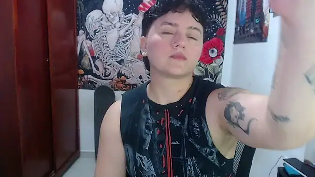 Snapshot of isabeautyx19 chatting on 04-19-26, 11:18 isabeautyx19 online show from 04-19-26, 11:18