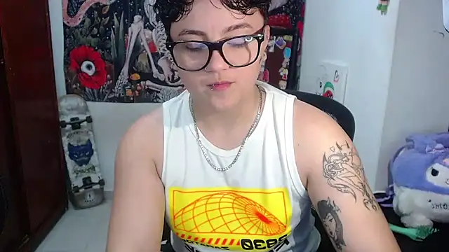 Snapshot of isabeautyx19 chatting on 05-01-26, 12:48 isabeautyx19 online show from 05-01-26, 12:48
