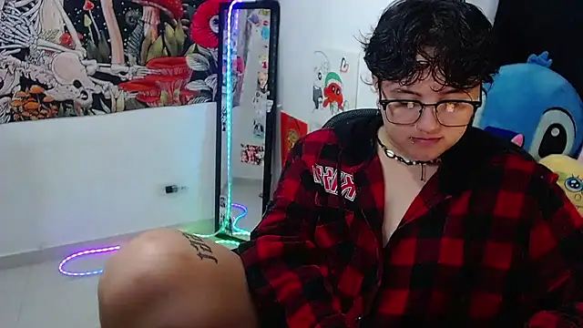Snapshot of isabeautyx19 chatting on 07-05-26, 01:34 isabeautyx19 online show from 07-05-26, 01:34