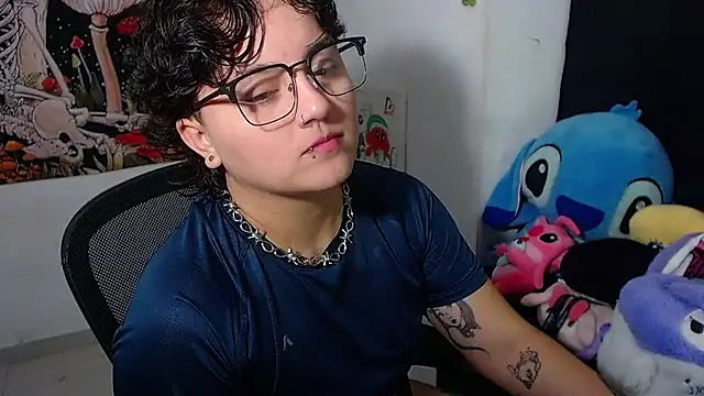 Snapshot of isabeautyx19 chatting on 07-15-26, 02:28 isabeautyx19 online show from 07-15-26, 02:28