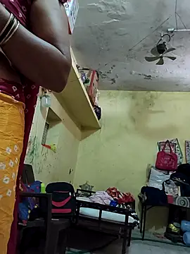 Snapshot of Hi_Radhika chatting on 02-20-25, 04:07 Hi Radhika online show from 02-20-25, 04:07