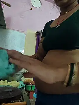 Snapshot of Hi_Radhika chatting on 02-28-25, 01:26 Hi Radhika online show from 02-28-25, 01:26