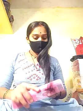 Snapshot of Hi_Radhika chatting on 03-05-25, 05:18 Hi Radhika online show from 03-05-25, 05:18