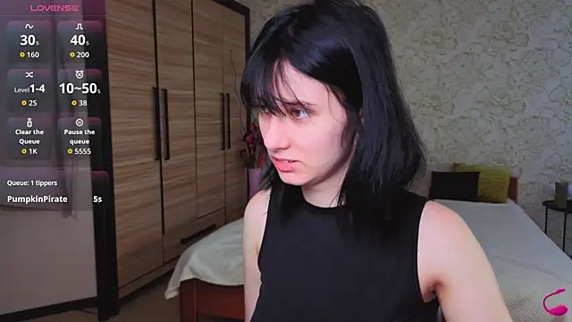 JulisSweet online show from 10-31-25, 07:53