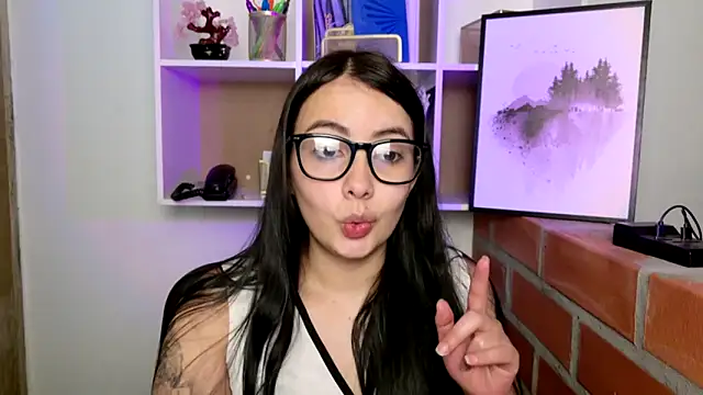 Snapshot of lalawhitte chatting on 05-12-26, 12:02 lalawhitte online show from 05-12-26, 12:02