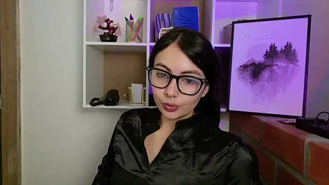 Snapshot of lalawhitte chatting on 05-13-26, 11:40 lalawhitte online show from 05-13-26, 11:40