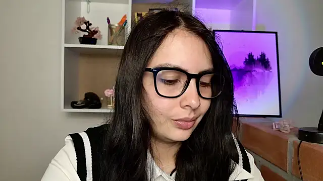Snapshot of lalawhitte chatting on 05-19-26, 09:37 lalawhitte online show from 05-19-26, 09:37