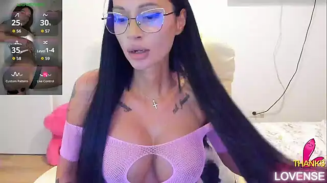 kissnicol32 online show from 07-11-26, 03:26