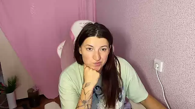 Katrin  kiss online show from 10-24-25, 10:55