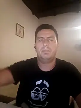 Snapshot of walwan85 chatting on 10-06-25, 08:39 walwan85 online show from 10-06-25, 08:39