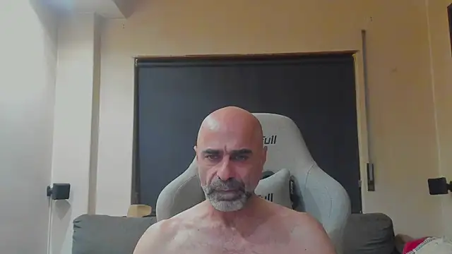 Snapshot of Bicopflirt chatting on 07-14-26, 11:21 Bicopflirt online show from 07-14-26, 11:21