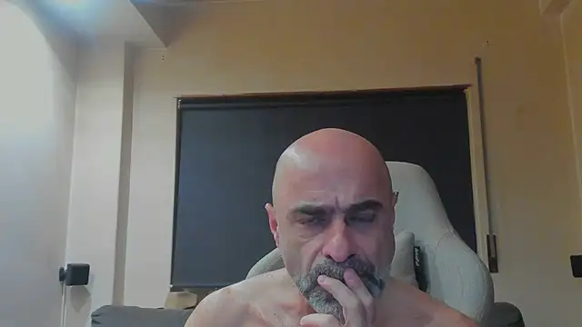 Snapshot of Bicopflirt chatting on 07-16-26, 08:59 Bicopflirt online show from 07-16-26, 08:59