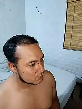 Snapshot of piton77 chatting on 10-23-25, 10:47 piton77 online show from 10-23-25, 10:47