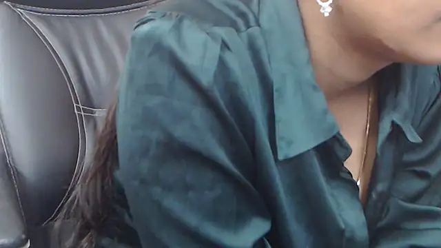 Snapshot of wildbabes chatting on 01-24-25, 11:48 wildbabes online show from 01-24-25, 11:48