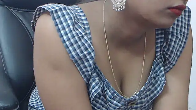 Snapshot of wildbabes chatting on 02-02-25, 02:17 wildbabes online show from 02-02-25, 02:17