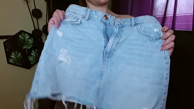 EmillyPlay online show from 04-11-26, 07:13