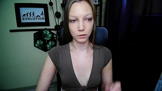 EmillyPlay online show from 06-19-26, 05:34